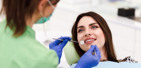 Caries treatment with filling in "instom"