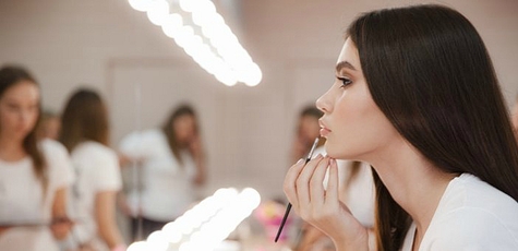Online course "makeup for yourself" from "fiji beauty art"