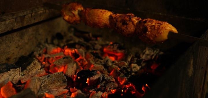 

Мясные сеты с домашним вином и чачей в «Хванчкара»