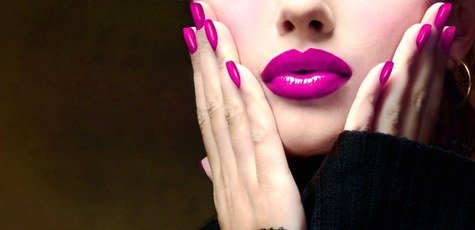 Маникюр и педикюр в "Монарх Beauty School"!