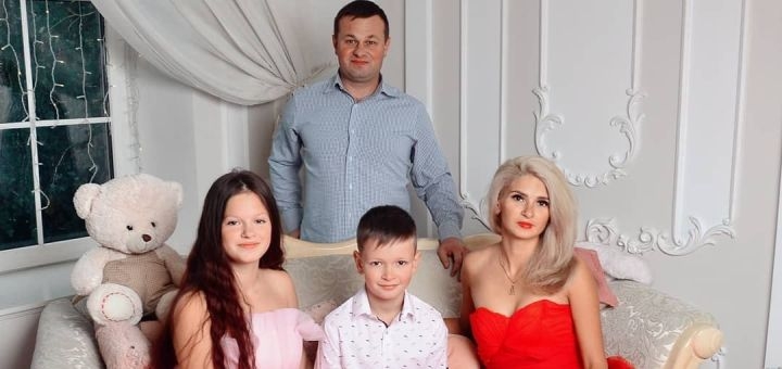 https://cdn1.pokupon.ua/uploaded/new_campaign_pictures/739347/data/main720x340/lady_in_dress_project_CHQnnAYn7Qg.jpg?1605774772