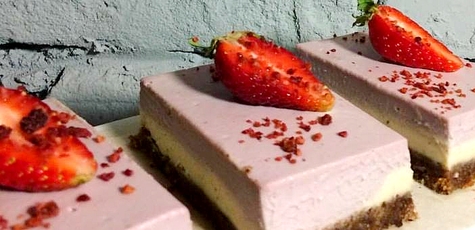 Скидка 40% на меню кухни и бара в «B12 Candy Bar»