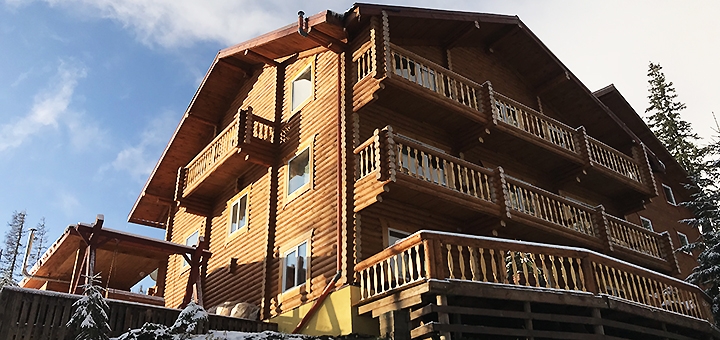 

Від 5 днів з харчуванням в «Alpine Eco Chalet»