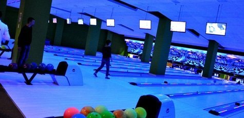 Скидка на игру в боулинг в РЦ «БомБей»!
