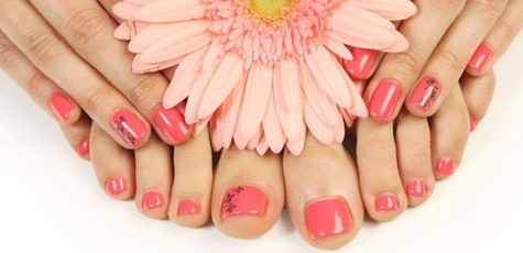 Coated manicure and pedicure by Konyukhova