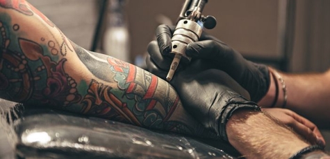 Двухчасовой сеанс тату от «White Sharks Tattoo»