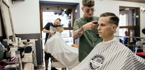 Стрижка волос, бороды или усов в «Mr. Colt»