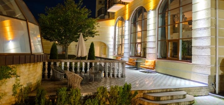 https://cdn1.pokupon.ua/uploaded/new_campaign_pictures/755281/data/main720x340/hotel-nich.jpg?1619102439