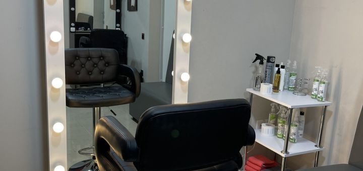 

Макияж и укладка волос в «Blackberry Beauty Bar»