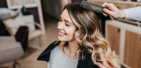 Женская стрижка с укладкой в «Beauty Bar Lipinka»