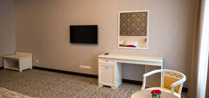 https://cdn1.pokupon.ua/uploaded/new_campaign_pictures/771385/data/main720x340/delux-04.jpg?1618931126
