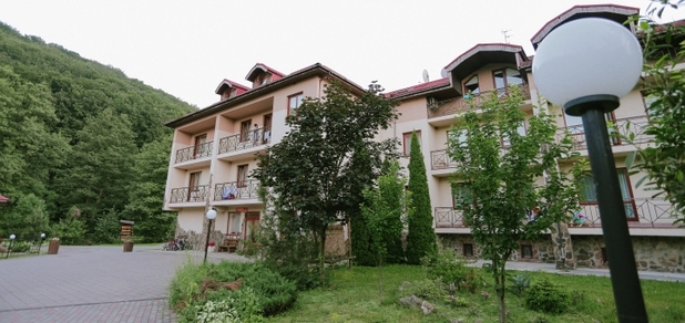 https://cdn1.pokupon.ua/uploaded/new_campaign_pictures/773895/data/main620x292/bogolvar_%28115%29.JPG?1619780335