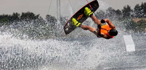 Катание на вейкборде в «Red monkey wake park»