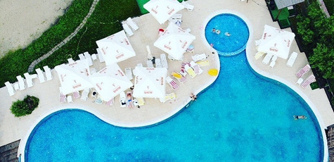 Вхід в будні дні в «Biruza Beach Club»