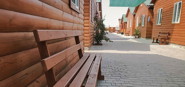 https://cdn1.pokupon.ua/uploaded/new_campaign_pictures/787595/data/main620x292/skamejka-na-territorii-kempinga-teremok-v-koblevo-foto.jpg?1627981897