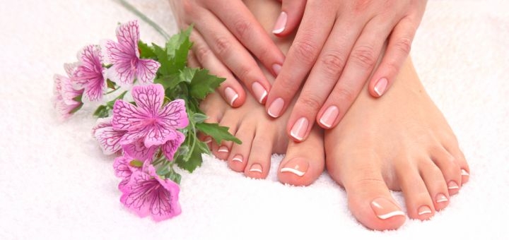 

Манікюр та педикюр з покриттям в «Free Dab Nails»