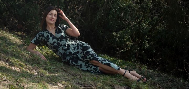 https://cdn1.pokupon.ua/uploaded/new_campaign_pictures/791264/data/main720x340/woman_stylist_street_park.jpg?1630064791