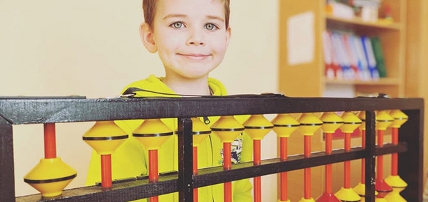 https://cdn1.pokupon.ua/uploaded/new_campaign_pictures/792808/data/main620x292/alphakids_7.jpg?1631093110
