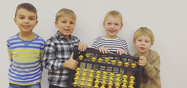 https://cdn1.pokupon.ua/uploaded/new_campaign_pictures/793126/data/main620x292/alphakids_4.jpg?1631090509
