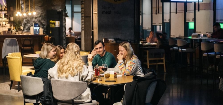 

Інтелектуальна командна гра від «PubQuiz»