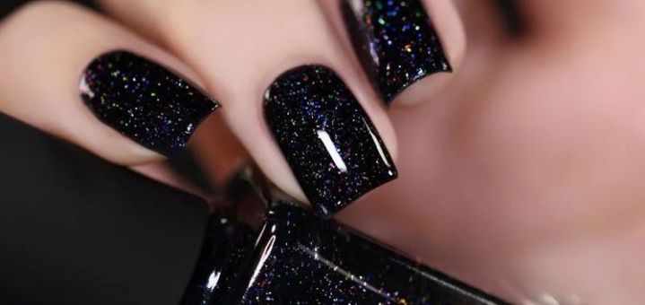 

Жіночий манікюр у салоні «Zhe Unisex Beauty Bar»