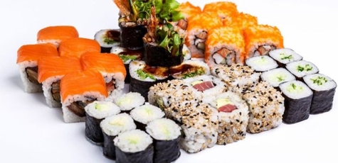 Скидка 50% на суши-сеты от «Sushi Ushi»