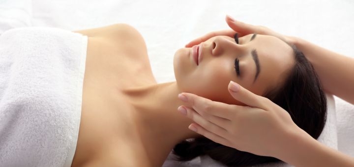 

Омолоджуючий масаж обличчя у «Body Ideal»