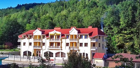 Від 3 ночей з харчуванням у «Сонячна квітка»