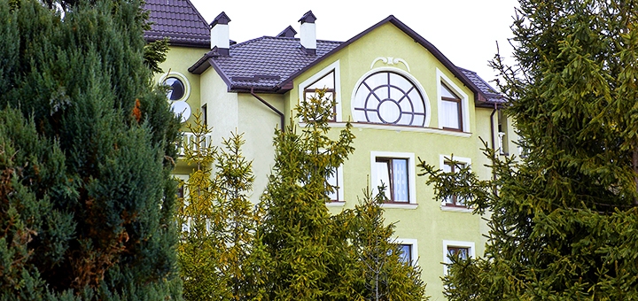 https://cdn1.pokupon.ua/uploaded/new_campaign_pictures/859919/data/main720x340/Gotel-Na-goryzonti-Truskavecz-zovnishnij-vyglyad-06.jpg?1678440625