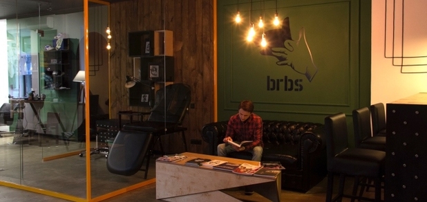 https://cdn1.pokupon.ua/uploaded/new_campaign_pictures/861421/data/main620x292/Beauty-in-Kiev-Barboss-Barbershop-photo-04.jpg?1680082604