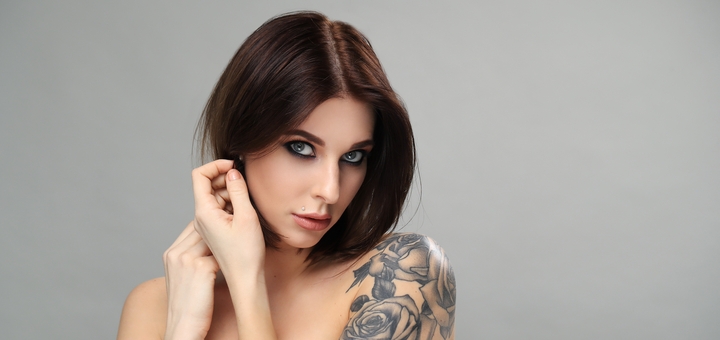 https://cdn1.pokupon.ua/uploaded/new_campaign_pictures/861699/data/main720x340/nude-woman-with-tattoo-posing.jpg?1680093907
