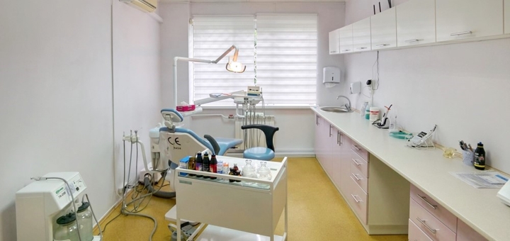 Акція на Чистка зубів Air-Flow у клініці «Obolon Dent» від Pokupon