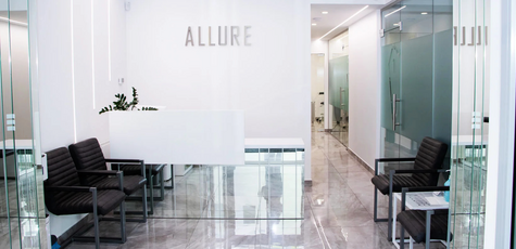 Чистка зубів з Air-Flow в «Allure dental office»