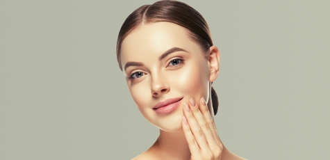 Facial cleansing at the Safe Cosmo beauty salon