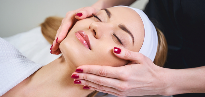 Акция на До 5 сеансів масажу обличчя в «ES Beauty Bar» от Pokupon