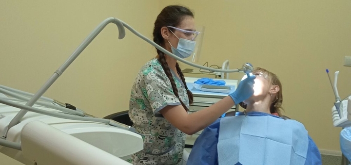 Акція на Ультразвукова чистка зубів в «Авіценна Dent» від Pokupon - 5