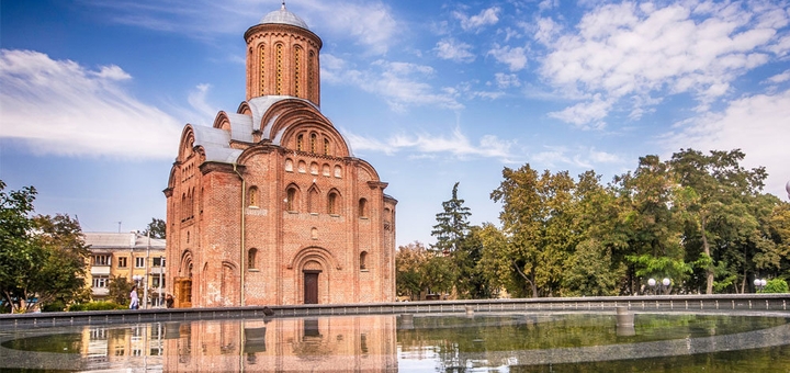 https://cdn1.pokupon.ua/uploaded/new_campaign_pictures/895207/data/main720x340/chernigiv-pyatnicka-cerkva-2.jpg?1709723490