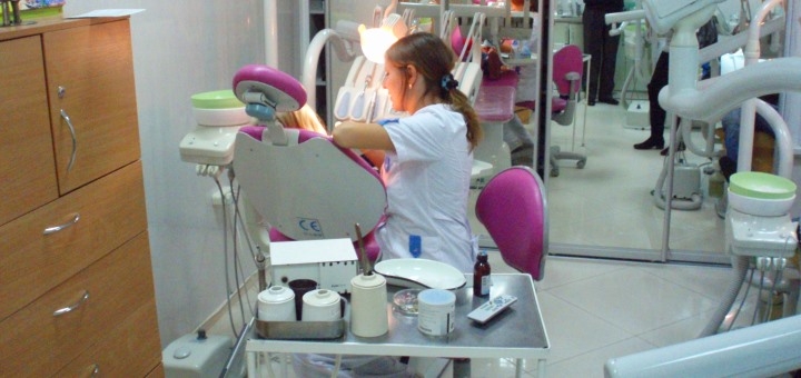 Акція на УЗ чистка зубів, Air-Flow, фторування в «Велес» від Pokupon - 2