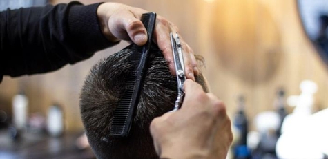 Чоловіча стрижка та укладка в «Barbershop Rufford»