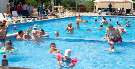 50% discount on swimming pools at Kon-Tiki