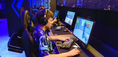 До 9 години за комп'ютером в «Arena Game» Черкаси