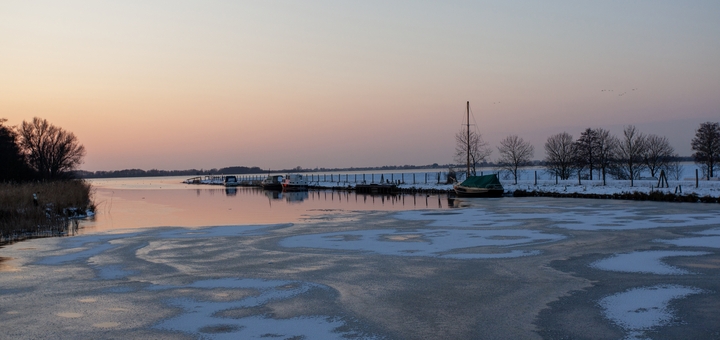 https://cdn1.pokupon.ua/uploaded/new_campaign_pictures/906860/data/main720x340/half-frozen-sea-clear-sky-winter.jpg?1735294343