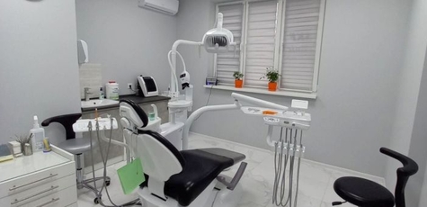 Teeth Cleaning with Air-Flow in «SKF Clinic»