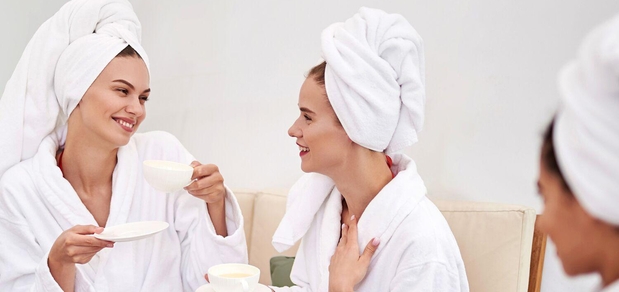 https://cdn1.pokupon.ua/uploaded/new_campaign_pictures/917850/data/main620x292/xxl_Web_Page_Hero_Vertical-group-women-spa-robes-fort-worth-service-color-adj-add-robes-1500x1875_1_.jpg?1729773681