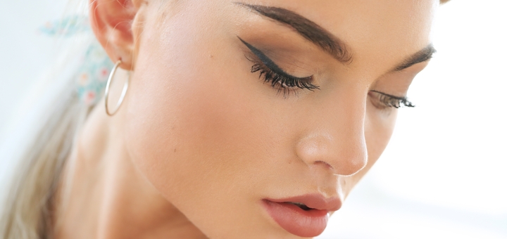 https://cdn1.pokupon.ua/uploaded/new_campaign_pictures/920842/data/main720x340/suntanned-model-with-smokey-eye-makeup-looking-down.jpg?1731061960