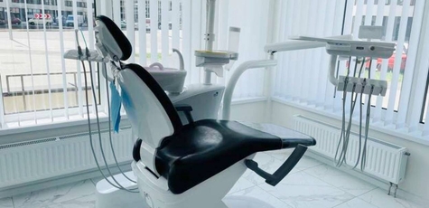 Ультразвукова чистка зубів у клініці «AB dental»