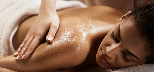 https://cdn1.pokupon.ua/uploaded/new_campaign_pictures/931452/data/main620x292/close-up-beautiful-african-woman-enjoying-massage-spa-salon.jpg?1740563244
