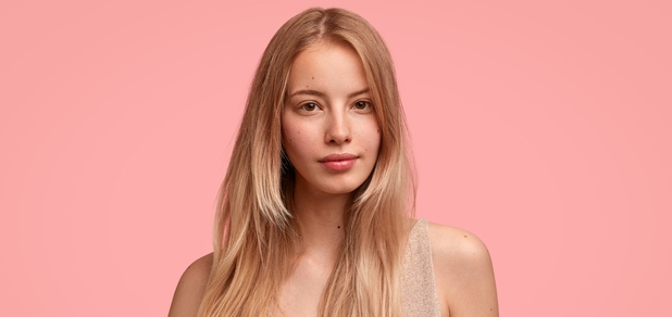 https://cdn1.pokupon.ua/uploaded/new_campaign_pictures/933568/data/main620x292/tender-woman-feels-gentle-beautiful-wears-casual-beige-t-shirt-has-straight-light-hair-isolated-pink-wall-looks-seriously-demonstrates-natural-beauty-has-no-make-up.jpg?1742286218