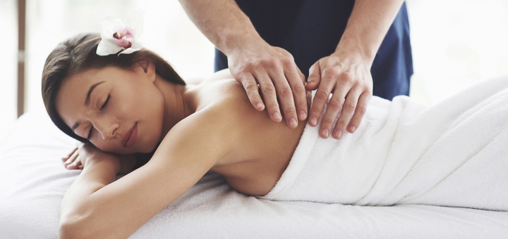 https://cdn1.pokupon.ua/uploaded/new_campaign_pictures/934647/data/main720x340/beautiful-young-woman-relaxing-with-hand-massage-beauty-spa.jpg?1743172534