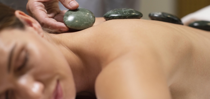 https://cdn1.pokupon.ua/uploaded/new_campaign_pictures/935884/data/main720x340/close-up-hands-holding-stones.jpg?1744887218